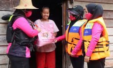 Permalink ke Bhayangkari Cabang Katingan Salurkan Bansos Kepada Masyarakat Terdampak Banjir