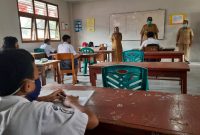 Bupati Sintang Meninjau Proses Belajar Tatap Muka