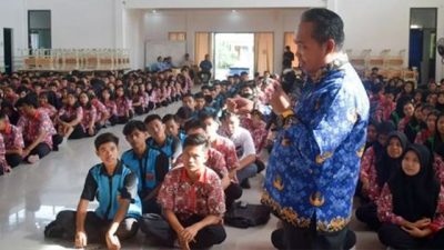 Beri Motivasi, Melkianus Harap Siswa SMK Semangat Belajar
