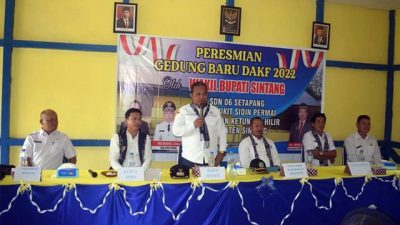 Wabup Sintang Resmikan 3 Gedung Baru di SD
