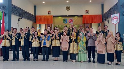 Wakil Bupati Sintang Menghadiri Pelantikan Dekranasda Sintang