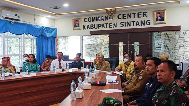 Bupati Sintang Menghadiri Acara Road Show bersama Menko PMK RI