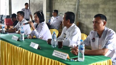 Sekda Buka Kegiatan Layanan Perekaman E-KTP dan KK di Emparu Baru