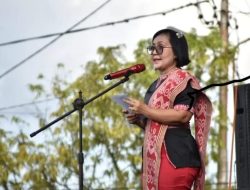 Hendrika Melepas Peserta Lari Lintas Alam dalam Ajang Xplorun Kelam 2025