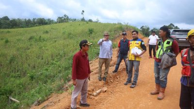 Warga Pauh Desa Apresiasi Pembangunan Jalan Penghubung ke Umin Jaya